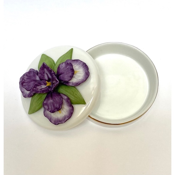 Vintage Lenox Blue Flag Iris Porcelain Trinket Box - Picture 7 of 8